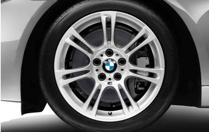 1x BMW Genuine Alloy Wheel 18