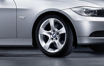 1x BMW Genuine Alloy Wheel 17