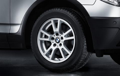 1x BMW Genuine Alloy Wheel 17