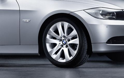 1x BMW Genuine Alloy Wheel 17