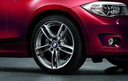 1x BMW Genuine Alloy Wheel 18