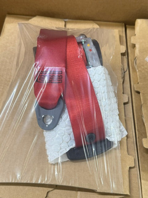 McLaren MSO Indian Red Seat Belts