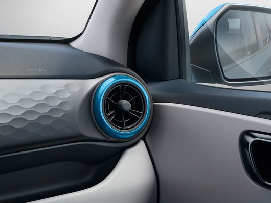 Hyundai Air vent trims, aqua turquoise