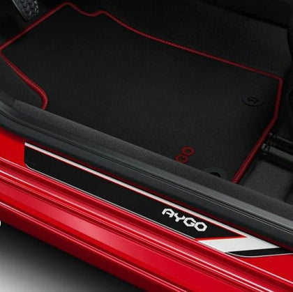 Toyota Front & Rear Carpet Floor Mats Anthracite w/Red Trim - Aygo