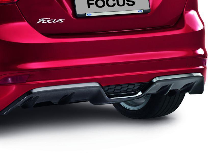 Ford Focus Rear Bumper Skirt with high gloss black diffuser insert 01/2011  08/2014