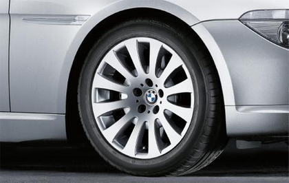 1x BMW Genuine Alloy Wheel 18