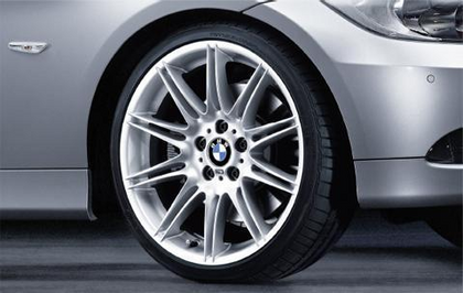 1x BMW Genuine Alloy Wheel 19