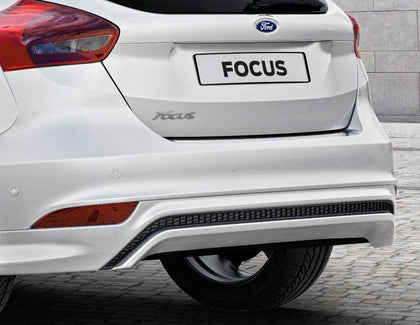 Ford Focus Rear Bumper Skirt with high gloss black diffuser insert 09/2014  03/2018
