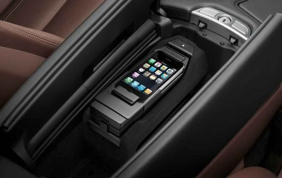 BMW Genuine Apple iPhone 4/4S Music Snap-In Adapter Cradle Dock