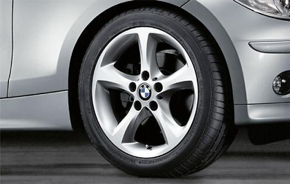 1x BMW Genuine Alloy Wheel 17