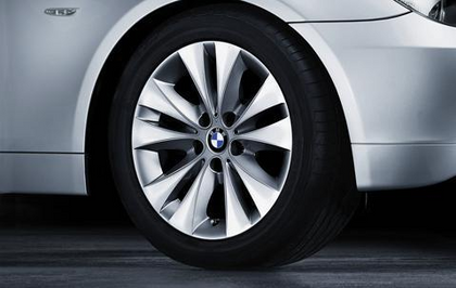 1x BMW Genuine Alloy Wheel 17