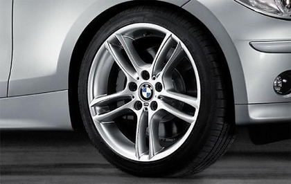 1x BMW Genuine Alloy Wheel 18