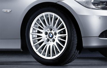 1x BMW Genuine Alloy Wheel 17