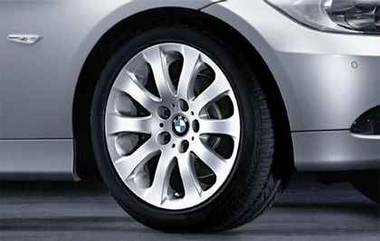 1x BMW Genuine Alloy Wheel 17
