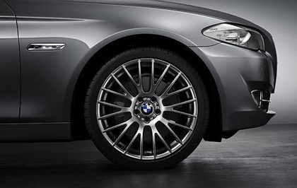 1x BMW Genuine Alloy Wheel 20