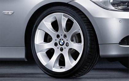 1x BMW Genuine Alloy Wheel 18