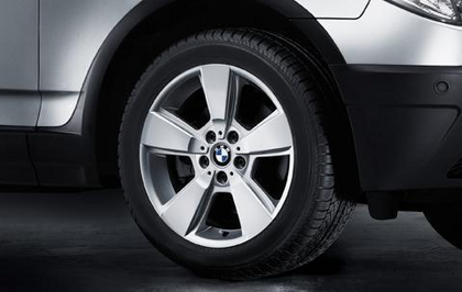 1x BMW Genuine Alloy Wheel 18
