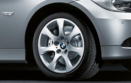 1x BMW Genuine Alloy Wheel 17