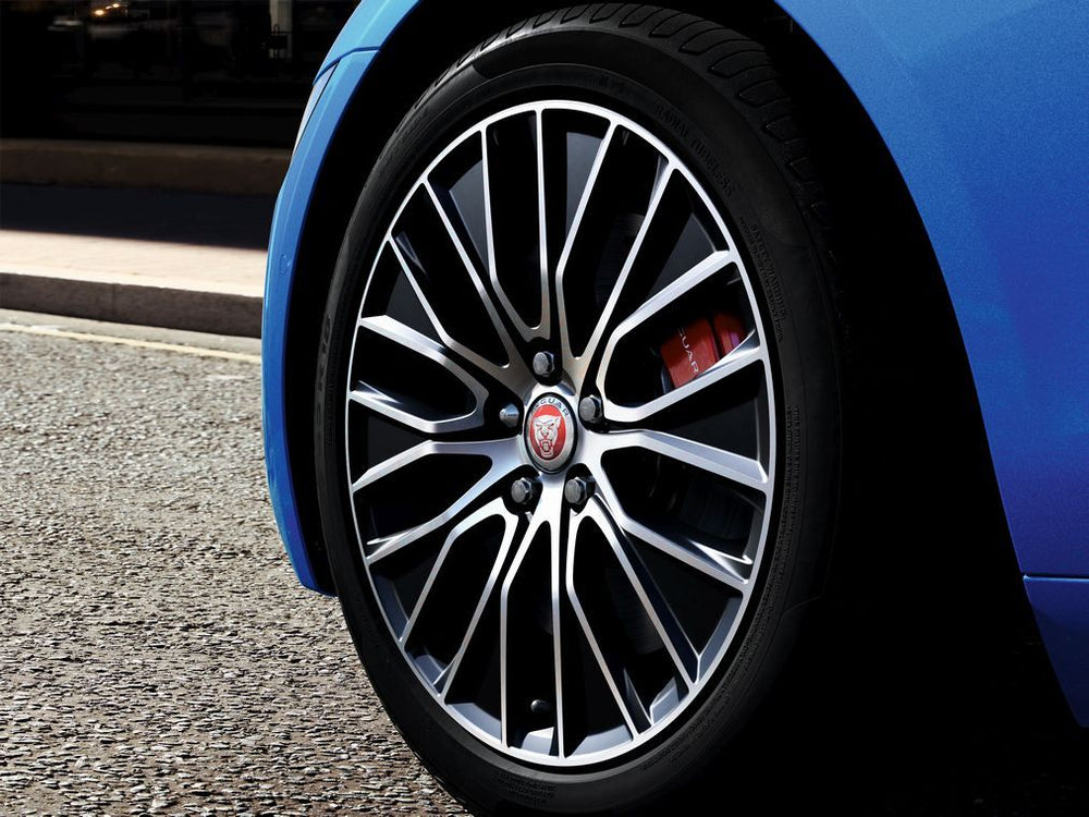 Jaguar Alloy Wheel 18" Style 1049, 10 split spoke, Gloss Black Diamond Turned finish