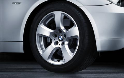 1x BMW Genuine Alloy Wheel 17