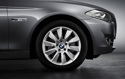 1x BMW Genuine Alloy Wheel 18