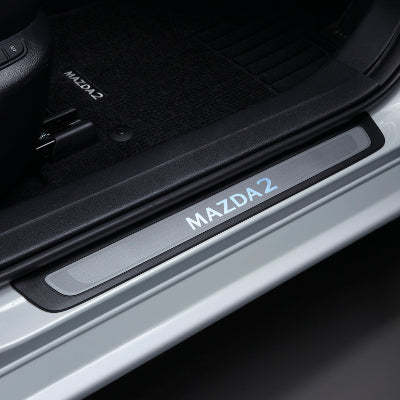 Mazda IL­LU­MIN­ATED SCUFF PLATES