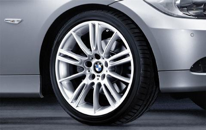 1x BMW Genuine Alloy Wheel 18