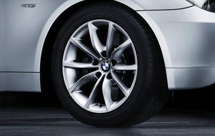 1x BMW Genuine Alloy Wheel 17