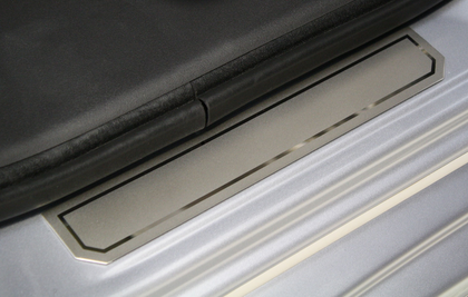 Mitsubishi Entry Guards, Rear