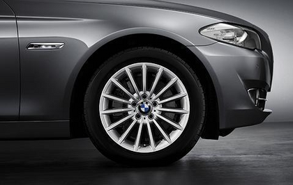 1x BMW Genuine Alloy Wheel 18