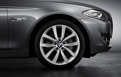 1x BMW Genuine Alloy Wheel 19