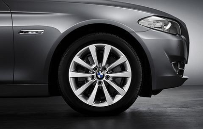 1x BMW Genuine Alloy Wheel 18