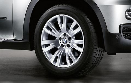 1x BMW Genuine Alloy Wheel 19