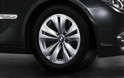 1x BMW Genuine Alloy Wheel 18