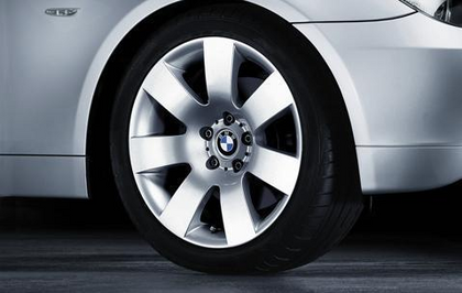 1x BMW Genuine Alloy Wheel 18