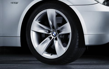 1x BMW Genuine Alloy Wheel 18