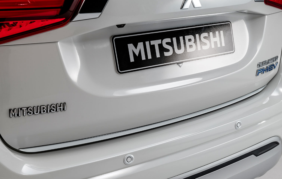 Mitsubishi Tailgate Garnish, Silver