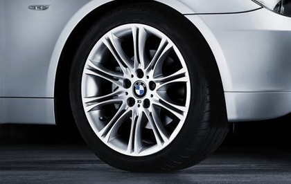 1xBMW Genuine Alloy Wheel 18