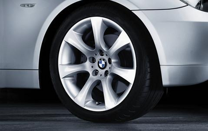 1x BMW Genuine Alloy Wheel 18
