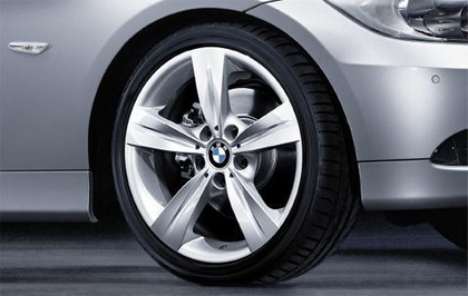 1x BMW Genuine Alloy Wheel 18