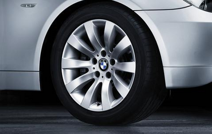 1x BMW Genuine Alloy Wheel 17