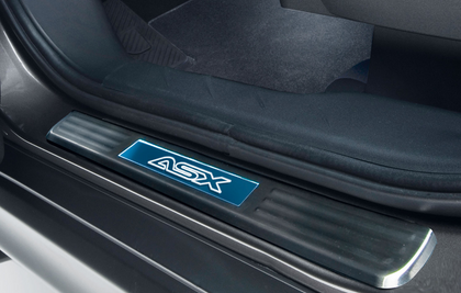 Mitsubishi Illuminated Entry Guards, Front Set